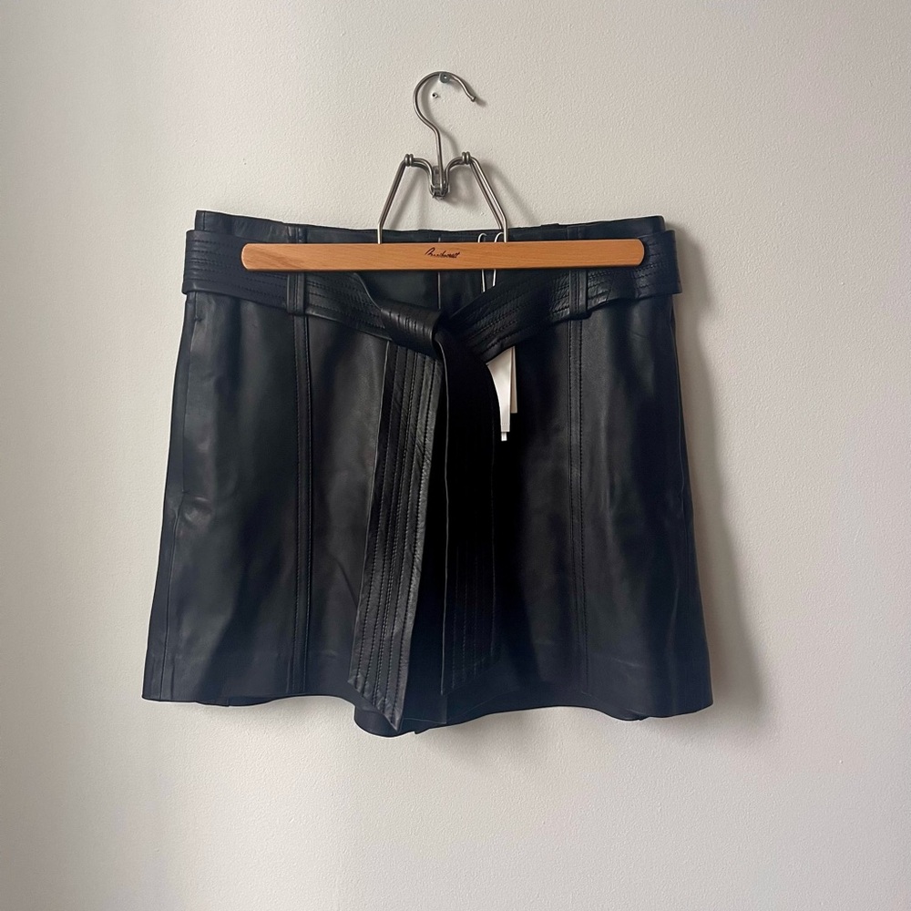 Vince Camuto black leather shorts with tie belt